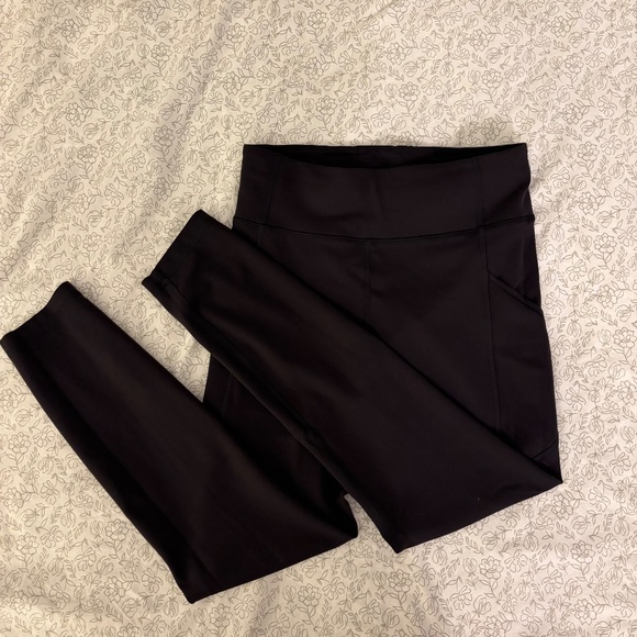 Lululemon Black Leggings with Pockets - Picture 4 of 4